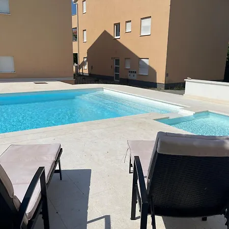 Ventana Pool -