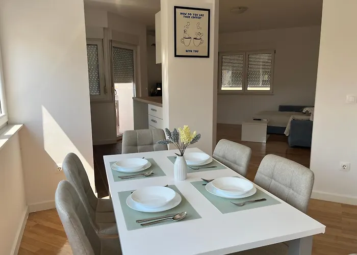 Ventana Pool - Apartamento *