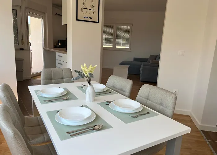 Apartamento Ventana Pool - *