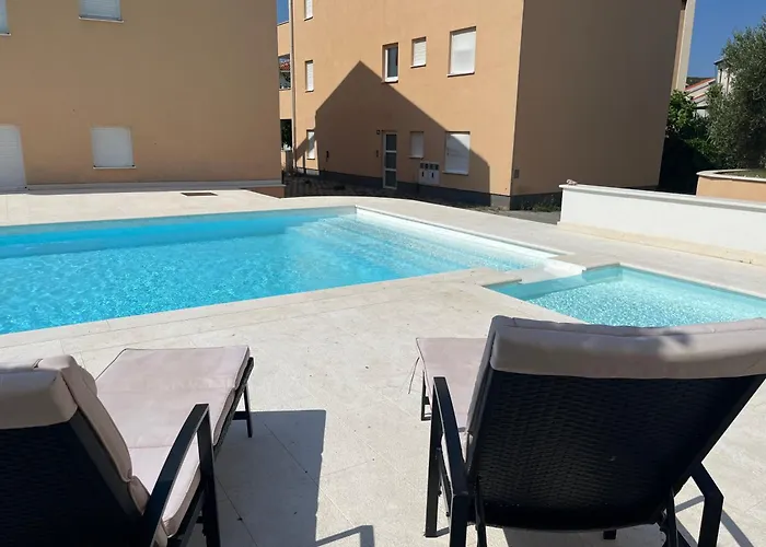 Ventana Pool -