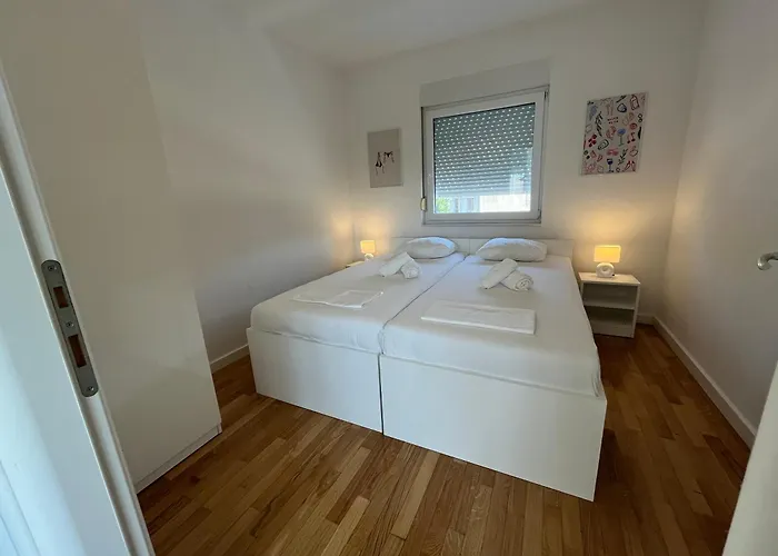 Ventana Pool - Stara Novalja